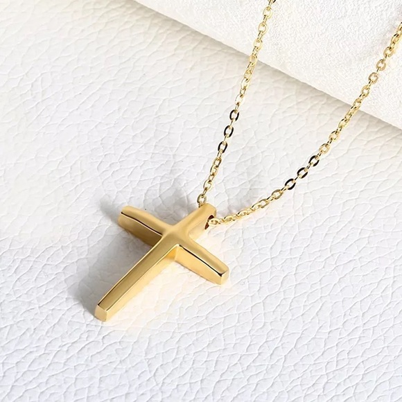 18K Gold Cross Necklace Pendant - Picture 2 of 4